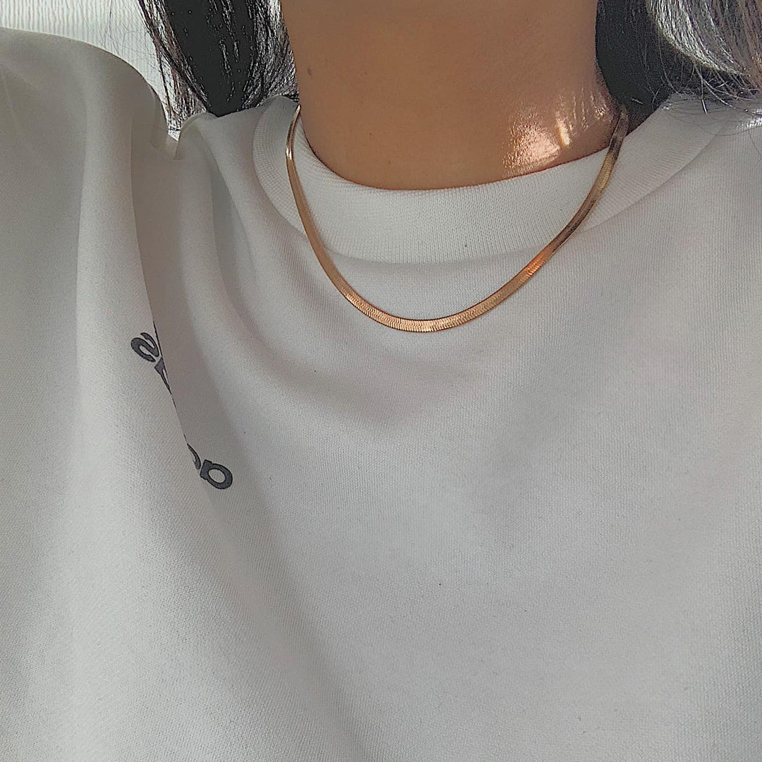 SERPENTINE IROZI. Rose Gold Snake Chain Necklace
