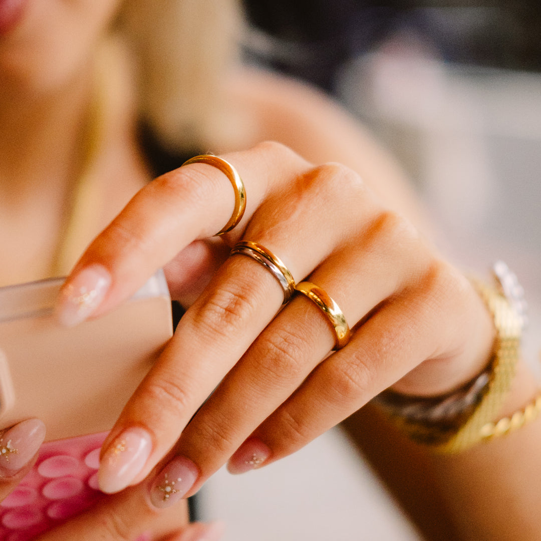 SIGNATURE. 3 x Gold Stacking Ring Set