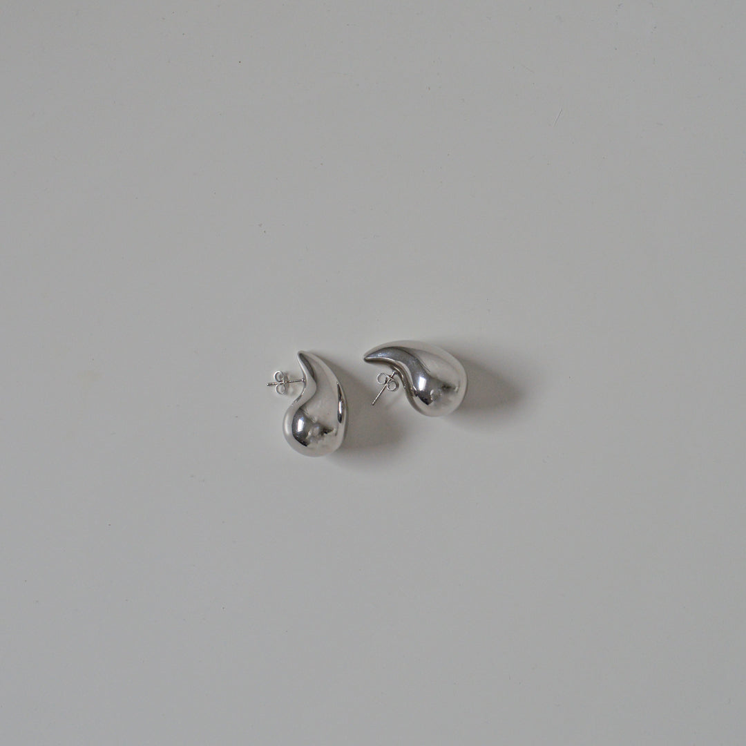 TEGA. Silver Teardrop Earrings