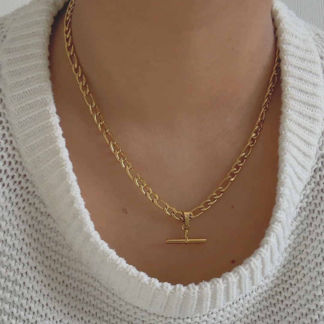 TITAN. Gold T Bar Necklace