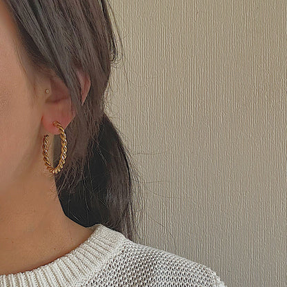 TRESSER. Gold Twist Hoop Earrings