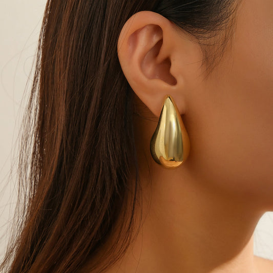 VENETA. Gold Teardrop Earrings IMPERFECT