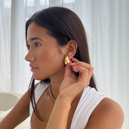 VENETA. Gold Teardrop Earrings