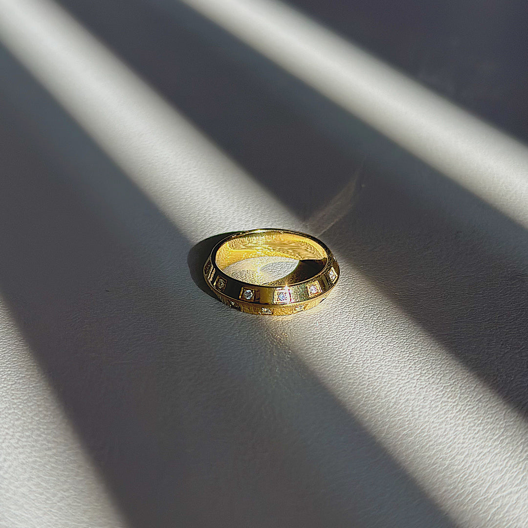 VICEROY. Gold Crystal Geometric Ring