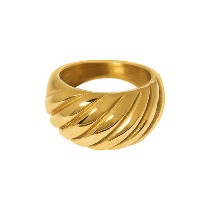 VOGUE. Gold Croissant Dome Ring