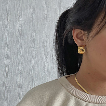 COUPE. Gold Wide Hoop Earrings